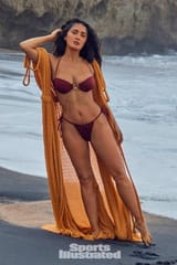 Honeyview_salma-hayek-for-sports-illustrated-swimsuit-2025-v0-2dl00e6hsj0f1
