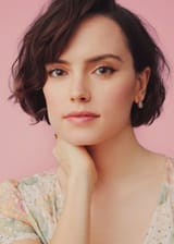 cc6ad38c-172c-4900-9ade-15d6bce3bad1-1-190626_bustle_daisyridley_1