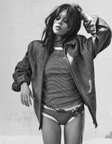 jenna-ortega-hq-v0-v1j8bojhd4ye1