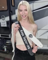 anya-taylor-joy-v0-7vqim0ut38vb1