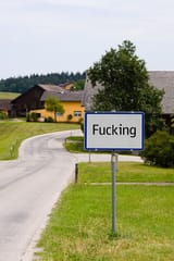 City_limit_sign_of_Fucking,_Austria