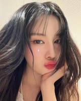 230826-STAYC-Instagram-Update-Yoon-documents-2
