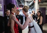 maggie and elle cute backstage 02