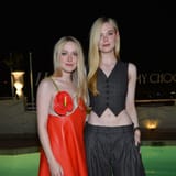 rs_1200x1200-230330040433-1200-Dakota_Fanning_and_Elle_Fanning