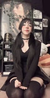352