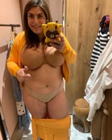 6434781_katie-sturino-v0i