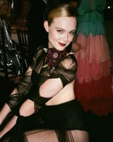 elle-fanning-05-13-2022-5