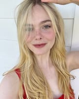 elle-fanning-05-13-2022-4