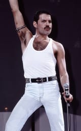 rs_634x1024-181101083041-634-Freddie-Mercury-J1R-110118