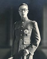 Puyi,_Manchukuo_period_(cropped)