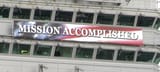Mission_Accomplished_banner_on_the_USS_Abraham_Lincoln_(CVN-72)_(1)