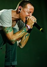 actor-chester-bennington-screaming-400064_large