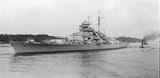 1200px-Bundesarchiv_Bild_193-04-1-26,_Schlachtschiff_Bismarck