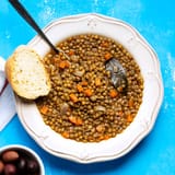 Greek-brown-lentil-soup-fakes-featured