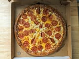 pizza-hut-pretzel-crust-pizza-2023-01