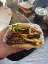 first-time-trying-shake-shack-v0-135b9tuujirc1