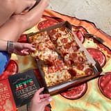 JETS-PIZZA-620x620