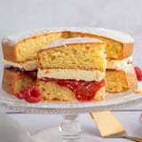 gluten-free-victoria-sponge-recipe-featured-500x500[1]