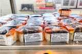 Eat-cheap-in-waikiki-musubi