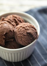 homemade-chocolate-ice-cream-02