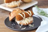 broodje-kroket-met-zuurkool-en-rozemarijn-mosterdmayonaise-1