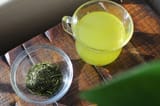 fukamushi+sencha+and+tea+leaves