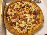 papa_johns_five-sausage-pizza-01
