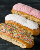 poles-finger-bun-863292204