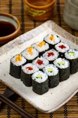Sushi-Rolls-Maki-Sushi-–-Hosomaki-1106-II