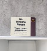 mcdonalds-sign-limiting-time-allowed-to-eat-v0-x40k2d1rdq9d1