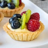 mini-fruit-tarts-featured