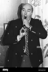 pennsylvania-state-treasurer-r-budd-dwyer-points-a-pistol-into-his-mouth-as-he-prepares-to-pull-the-trigger-killing-himself-in-front-of-news-cameras-during-a-news-conference-in-his-state-capitol-office-in-harr