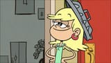 S1E02A_Leni_wearing_trash_lid