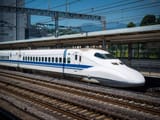 japan-to-gifts-india-bullet-train-sets-to-fast-track-high-speed-rail-dream[1]