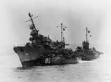 USS_William_D._Porter_(DD-579)_sinking_after_a_Kamikaze_attack_off_Okinawa,_10_June_1945_(80-G-490024)