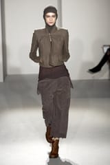 collections_cover_RICK_OWENS_FW02_SPARROWS_RUNWAY_02