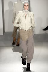 collections_cover_RICK_OWENS_FW02_SPARROWS_RUNWAY_08