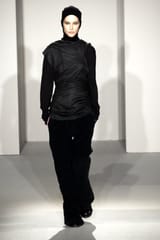 collections_cover_RICK_OWENS_FW02_SPARROWS_RUNWAY_011