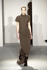 collections_cover_RICK_OWENS_FW02_SPARROWS_RUNWAY_025