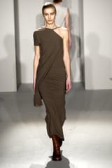 collections_cover_RICK_OWENS_FW02_SPARROWS_RUNWAY_028