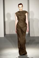 collections_cover_RICK_OWENS_FW02_SPARROWS_RUNWAY_029