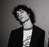jawline