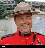 a-mountie-at-the-royal-canadian-mounted-police-rcmp-depot-in-regina-E5KJ4D