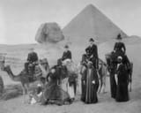 Victorian-tourists-at-pyramids-11