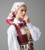 0_800 1_85__fileshare_filarkivroot_Bunad_Aust-Agder_Aamlibunad_AAmlidame_solv_helfig_jpg