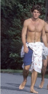 John-Kennedy-Jr-Feet-5011200