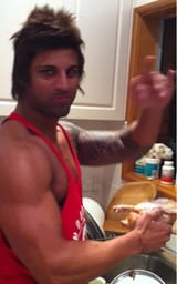 zyzz making juicy gains