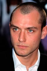 haircuts-for-balding-men-buzz-cut-jude-law-683x1024[1]