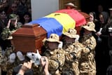 romanian-soldiers-carry