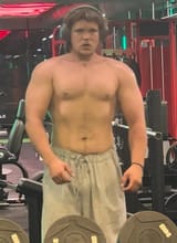 17m-2-5-years-ago-1st-day-gym-155lb-bench-165lb-for-1-now-v0-9057t2woybaf1
